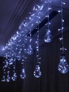 several light bulbs hanging from the ceiling