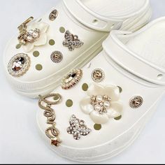 Shoes Charms, Butterfly Shoes, Bling Shoes, Flower Butterfly, Decorated Shoes, Bubble Mailer, Pearl Flower, Shoe Charms, 72 Hours