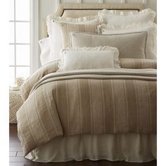 the comforter is made up and ready to be used in this bedding set