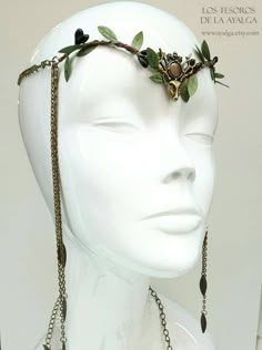 Handmade raven headpiece . Goth tribal style , ligth and comfortable The rustic part cover the forehead and the back is chain adaptable to different measures ABOUT SHIPPING ⋆ All our items are made to order ,normally we ship in about 4-10 days after we recieve the payment , if for some reason we would need more extra time we will inform you by conversation . All our pieces are nicely and security packed and will be shipped in cardboard boxes ⋆ We ship from Spain , you will find two shipping opti Raven Headpiece, Mossy Aesthetic, Mystical Wedding, Woodland Aesthetic, Elf Stuff, Elf Tiara, Gothic Hair Accessories, Elven Crown, Elven Tiara