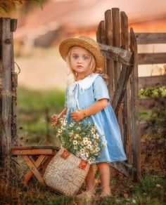 Easter Photoshoot, Spring Portraits, Children Portraits, Yearbook Quotes, Country Kids, Spring Photos, Child Photography, Images Vintage, Childrens Photography