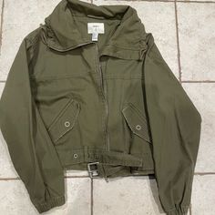 Green Cargo Bomber Jacket. Size Small, New With Tags Never Worn Before. Forever 21 Long Sleeve Spring Outerwear, Fitted Cotton Outerwear From Forever 21, Fitted Cotton Outerwear By Forever 21, Forever 21 Long Sleeve Outerwear With Pockets, Forever 21 Spring Cotton Outerwear, Forever 21 Fall Streetwear Outerwear, Forever 21 Cotton Winter Outerwear, Spring Outerwear With Pockets From Forever 21, Forever 21 Trendy Cropped Jacket For Spring