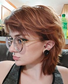 Alternative Short Haircuts For Women, Short Shag Haircuts Without Bangs, Copper Hair Short Pixie Haircuts, Shaggy Short Mullet For Women, Shag Scene Hair, Short Hair Ideas Straight, Auburn Mullet Hair, Short Mullet Curtain Bangs, Short Shaggy Mullet Straight Hair