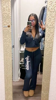 → 𝐟𝐨𝐥𝐥𝐨𝐰 𝐟𝐨𝐫 𝐦𝐨𝐫𝐞 🎀 Cool Sweatpants, Sweatpants Outfit Ideas, Sweatpants Outfits, Cozy Sweatpants, Baggy Sweatpants, Skandinavian Fashion, Sweatpants Outfit