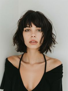 Timeless and Versatile Bob Hairstyles with Bangs Modern Bob Haircut With Bangs, Mid Bob With Bangs, Bob And Fringe, A Bob With Bangs, Medium Shaggy Bob, Hair Stages, Bob Haircut Curly, Crop Hair, Bangs For Round Face