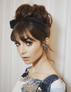 Add a fem finishing touch to your look with this elongated structured bow headband. Made by hand in NYC. Available in Blush, Black, Red and Nude. As seen on Lily Collins Classic French Hairstyles, Lily Jane Collins, Makeup 2022, 60s Hair, Haute Hair, Bow Hairstyle, Lily Collins, Zayn Malik