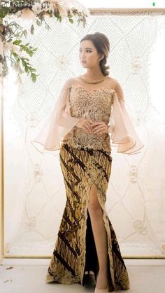 Model Kebaya Modern Wisuda, Rok Tenun, Model Kebaya Wisuda, Kebaya Tile, Pola Rok, Modern Kebaya, Kebaya Brokat