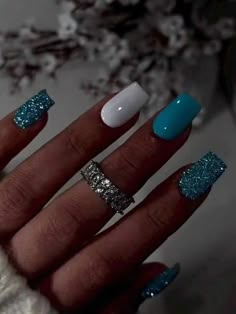 White And Blue Nails Christmas, Square Nails Ideas Winter, Blue Winter Nails Short, Christmas Nails Acrylic Blue, Blue Glitter Acrylics, Short Winter Acrylic Nails, Nail Ideas Squoval, Winter Colors Nails, Blue And White Christmas Nails