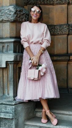 Girly Classic Outfits, Romantic Style Winter, Romantic Casual Outfit, Winter Tea Party Outfit, Valentines Day Looks, Mode Casual, Looks Street Style, Rilakkuma, Pink Outfits