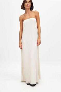 Bandeau Structured Maxi Dress Offwhite | NA-KD 2023 Wishlist, Low Waist Jeans, Bandeau Dress, Sleepwear Sets, At The Top, Lingerie Sleepwear, Na Kd, Trouser Jeans, Trending Now