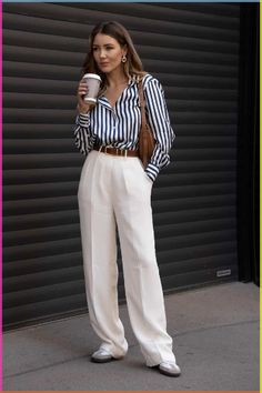 Sneakers And Work Pants, Office Outfits Women With Tattoos, Work Outfits Women White Shirt, Sneaker Corporate Outfit, Work Pants Women Office Wear Casual, Work Style Outfits, Professional Outfit Sneakers, Outfit Ideas With Sneakers Casual, Business Clothes With Sneakers