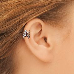 Lucky Tree Frog Ear Cuff by Perpetual Kid Exclusives Hugging Tree, Top Stocking Stuffers, Tiny Tree, Silly Gifts, Unique Stocking Stuffers, Latest Jewellery Trends, Love Coupons, Tree Frog, Luck Charm