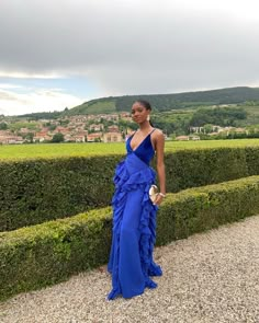 Blue Dress On Black Women, Current Trends Fashion 2024, Blue Dress Black Women, Long Ball Gown, Diva Dress, Tassels Fashion, Wedding Attire Guest, Ball Gowns Evening, Formal Party Dress