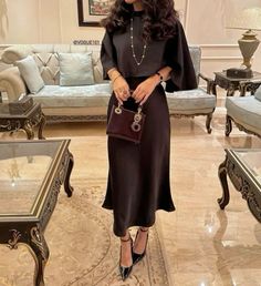 Dresses For Lawyers, Elegance Dress, Luxury Photography, Elegant Outfit Classy, Classy Winter Outfits, Paris Outfits, Classy Fashion, Casual Vest, Church Outfits