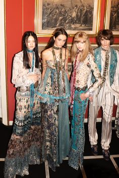 Parisian Night, Estilo Hippie, Night Market, Hippie Outfits, 2024 Fashion, Mode Inspiration, Roberto Cavalli, Runway Fashion, Pretty Outfits