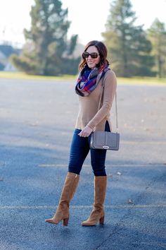 Denim Mistakes You May Be Making & How To Fix Them Hot Fall Outfits, Knee Boots Outfit, Women In Their 40s, High Boots Outfit, Wedding Guest Attire, Boots Outfits, Trendy Boots, Boating Outfit, Guest Attire