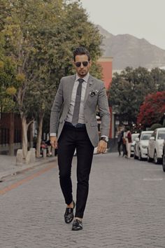 Grey Blazer Outfit Men, Grey Blazer Outfit, Fancy Friday, Chique Outfit, Formal Mens Fashion, Mens Fashion Blog