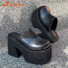 Estilo Bratz, Platforms Shoes, Sandals 2023, Platform Clogs, Shoes Heels Wedges, Shoes Summer, Summer Black