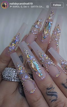 Nail Designs Rhinestones Bling, Fancy Long Nails, Classy Bling Nails, Fancy Nail Designs Classy Bling, Long Nail Rhinestone Designs, Royalty Nail Designs, Nail Diamond Placement Ideas, Diamond Placement On Nails, Glitz And Glam Nails