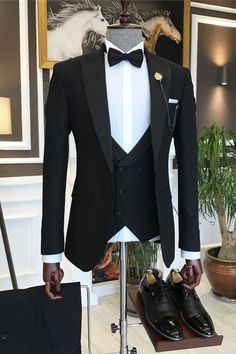 Button:Single Breasted Occasion:Prom, Wedding, Business Neckline:Peaked Lapel Material:Polyester Blend Pattern:Solid Piece:3 Piece Pocket:With Flap Wedding Black Tuxedo, Tuxedo Design, Pregnant Wedding Dress, Business Suits, Wedding Black, Party Suits, Prom Suits, Black Tuxedo, Luxury Wedding Dress