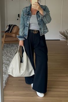 Dark Gray Wide Leg Pants Outfit, Black With Denim Outfit, Wear Jeans To Work Women, Women Black Pants Outfits, Christmas Dinner Outfit Classy Casual, Over 30 Outfits For Women, Womens Black Trousers Outfit, Outfits In Black, Wide Leg Jean Pants Outfit