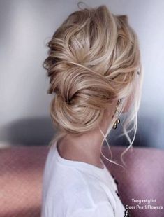 30 Ideas wedding hairstyles short hair flowers simple #hair #wedding #hairstyles #flowers Bridesmaid Hair Inspo, Bridemaids Hairstyles, Cute Prom Hairstyles, Messy Hair Updo, Guest Hair, Bridesmaid Hair Makeup, Ball Hairstyles, Prom Hairstyles For Long Hair