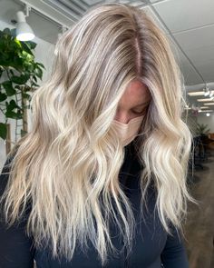 Blond Highlight Money Piece, Blonde Highlights Bright Money Piece, Blonde Hair With Root Tap And Money Piece, Dirty Blonde Hair Blonde Highlights Money Piece, Blonde Halo, Loved In Blonde With Money Piece, Blonde Hair With Roots, Blonde Layered Hair, Bright Blonde Hair