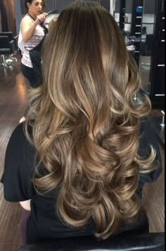 @paulsen0179 Curled Layers, Carmel Blonde, Bayalage Hair, Haircut Selfie, Photo Hijab, Brown Hair Inspo, Cute Hairstyle, Pinterest Hair, Brown Blonde Hair