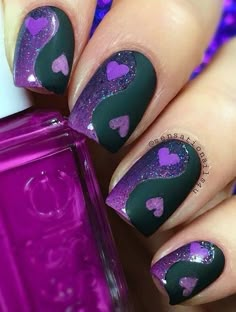 I like this nail design with purple and black and hearts Unghie Sfumate, Nagellack Trends, Purple Nail Art, Valentine Nail, Fingernail Designs, Valentine Nail Art, Purple Nail Designs, Nail Designs Valentines, Valentine Nails