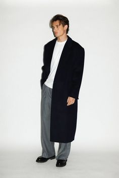 Blazer Street Style Men, Men’s Casual Suit, Oversized Notch Lapel Pea Coat For Business, Oversized Business Pea Coat With Notch Lapel, Oversized Formal Outerwear With Double Button Closure, Oversized Double-breasted Formal Outerwear, Classic Oversized Long Coat, Oversized Classic Long Coat, Oversized Long Pea Coat For Formal Occasions