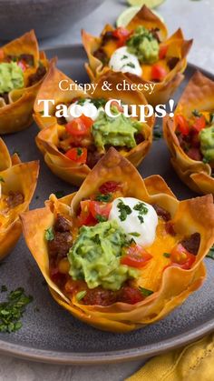 Boldy seasoned ground beef & cheddar cheese are stuffed inside wonton wrappers & baked until crispy! These easy taco cups are perfect for a Super bowl appetizer party or a fun way to switch up your taco night! Kalefornia Kravings, Taco Cups, Easy Taco, Wonton Wrappers, Snacks Saludables, Diced Tomatoes, Snacks Für Party, White Onion, Chopped Tomatoes