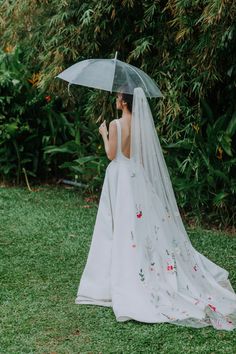 Our Lavande veil is a true embodiment of elegance, crafted from soft tulle adorned with intricately embroidered lace appliqués. Each detail is meticulously hand-applied, ensuring a bespoke touch that enhances the beauty of your bridal ensemble. The addition of a blusher layer adds an extra layer of romance to your wedding day look. Classic, timeless, and elegant, Lavande will complement any gown! Detail Materials: soft tulle, embroidered lace Color: light ivory Hand-applied lace appliqué Blusher layer 50cm (19in) Length: Chapel length: 200cm (79in) Cathedral length: 300cm (118in) Bride pictured with cathedral length Cathedral Length Wedding Veil, Veil Floral, Floral Veil, Cathedral Length Veil, Bride Pictures, Timeless Wedding Dress, Wedding Dress With Veil, Dream Dresses, Modern Wedding Dress