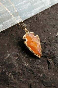 Gold Gemstone Necklace, Arrowhead Pendant, Arrowhead Necklace, Carnelian Necklace, Carnelian Pendant, Carnelian Stone, 14k Gold Necklace, Choker Style, Necklace Size