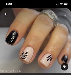 Fall Wedding Nails Short, Super Short Gel Nails Simple, Black Leaf Nails, Short Nail Designs Neutral, Short Minimalist Nail Designs, Short Nail Color Ideas, Short Gel Nails Autumn, Ideas Para Uñas Cortas, Nail Art Minimal