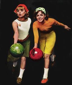 1950s Bowling Alley, Bowling Pics, Bowling Vintage, 60s Outfit, Bowling Ball Yard Art, Just Seventeen