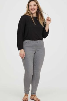 Plus Size Outfit, Jeans Plus Size, Hair Clothes, Grey Jeans, Curvy Outfits, Home Essentials, Grey Women, Online Fashion, Grey Jean