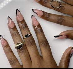 Almond Nails Designs For Dark Skin, Almond Pointy Acrylic Nails, Biab Nails Dark Skin, Almond Acrylic Nails Black Women, Almond Shape Nails Black Women, Almond Shaped Nails Black Women, Mood Color Nails, Almond Shape Nails Designs, Almond Nails Black Women