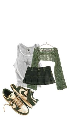 nike cute basic simple nice outfit idea fit inspo inspiration top tank top glasses green summer Downtown Outfits, Clothes And Shoes, 2000s Fashion Outfits, 가을 패션, Really Cute Outfits, Mode Vintage, Lookbook Outfits, Retro Outfits