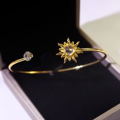 Korean Light Luxury Daisy Flower Charm Bracelet For Women Exquisite Zircon Opal Sunflower Open Cuff Flower Cuff Bracelet, Crystal Cuff Bracelet, Hand Accessories, Adjustable Bangle, Mood Tracker, Girls Jewelry, Simple Jewelry, Flower Charm, Cuff Bangles