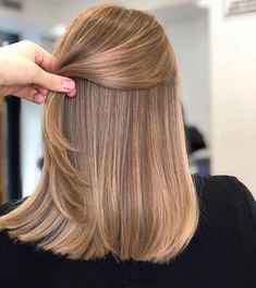 Bayalage Light Brown Hair Straight, Golden Toffee Hair, Honey Blonde Babylights On Brown Hair, Chic Medium Length Haircut, Olivia Bennett Hair, Solid Blonde Hair Color Ideas, Foilyage Hair Blonde, Dark Blonde Babylights, Honey Dark Blonde Hair