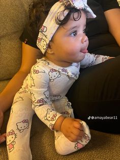 Baby Girl Outfits Newborn Black Babies, Light Skin Baby Girl, Black Baby Fever, Cute Babies Mixed, Picnic With Baby, Baby Fever Aesthetic, Kids Picture Ideas, Newborn Baby Stuff, Me As A Baby