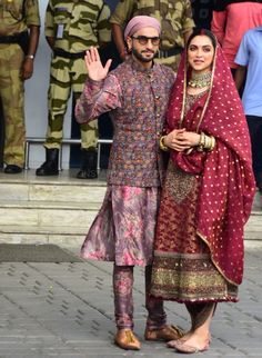 Groom Mom Dresses, Western Dress Ideas, Deepika Padukone And Ranveer Singh, Indian Groom Wear, Wedding Dresses Men Indian, Deepika Padukone Style, Bollywood Dress, Indian Designer Suits