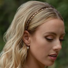 Elegant Minimal Crystal Headband, Bridal Hair piece Wedding – AMYO Bridal Prom Hair With Headband, Brides Hairstyles, Wedding Braid, Crystal Headband Wedding, Bride Vibes, Black Brides, Wedding Hairstyles And Makeup, Silver Hair Accessories, Low Chignon