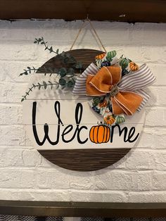 Hand made custom door hanger! Fall inspired sign with 'Welcome' message! Door Hangers Fall, Front Door Hangers, Fall Welcome Sign, Welcome Sign Door, Painted Wall Decor, Custom Door Hangers, Pumpkin Autumn, Hand Painted Walls, Custom Door