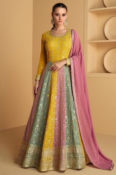 Designer Anarkali Dresses, Gown With Dupatta, Designer Salwar Kameez, Salwar Kamiz, Designer Anarkali, Anarkali Gown, Party Kleidung, Salwar Kameez Designs, Anarkali Suit