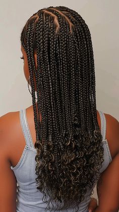 20 Box Braids Hairstyles with Curly Ends to Inspire Bob Box Braids With Curly Ends, Mid Length Box Braids, Medium Length Box Braids, Braids With Loose Ends, Shoulder Length Box Braids, Thick Box Braids, Micro Box Braids, Box Braids With Curly Ends, Twist Ideas