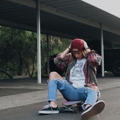 484 Likes, 9 Comments - Alyssa Cuffia (@alyssacuffya) on Instagram: “paradise in hell” Women Tomboy, Surfergirl Style, Tomboy Fits, Converse Outfits, Skater Outfits, Cardigan Outfit, Skater Girl Outfits