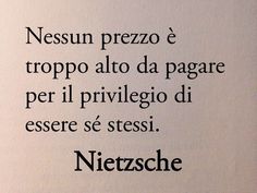 the words are written in black ink on a piece of paper that says, nessun prezzo e tropo alto da pa ages per l'priveligo di pril