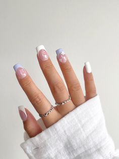 Mid Length Simple Nails, Summer Nails Art Ideas, Summer Nails Short Purple, Flower Pattern Nail Design, Bias Nail Designs, Nail Inspo 10-12, Coffin Acrylic Nails Flowers, Short Light Purple Nails With Design, Lilac French Tip Nails Square