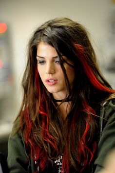 Red Hair Streaks, Red Streaks, Marie Avgeropoulos, Hair Color Streaks, Dark Red Hair, Penteado Cabelo Curto, Dye My Hair, Collage Wall